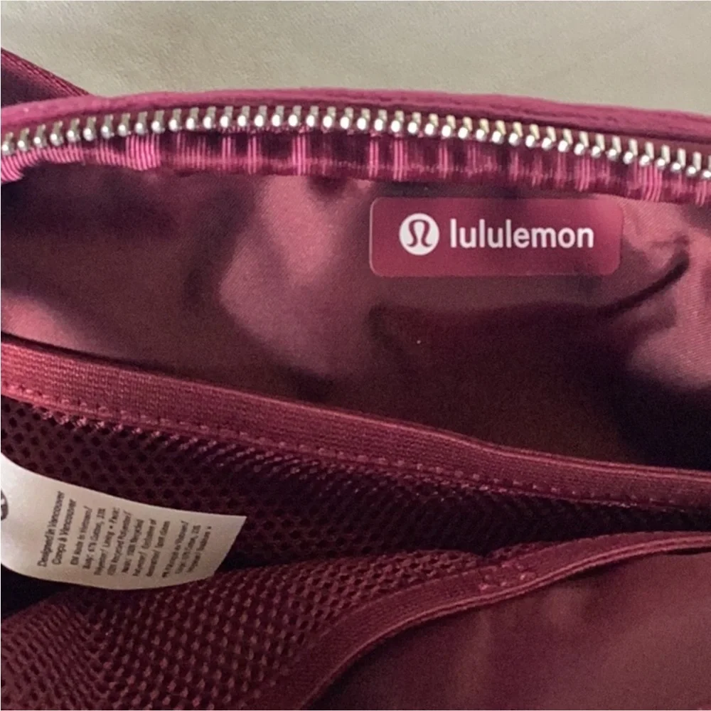Lululemon everywhere belt bag - Picture 6 of 9